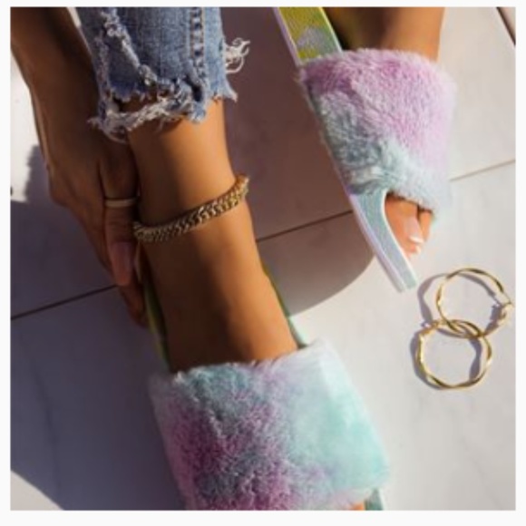 !! RESTOCKED !! Tie Dye Slides - Picture 6 of 9